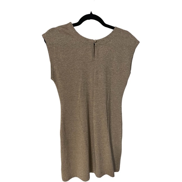 A beautiful Old Navy dress in extra small - Picture 7 of 7